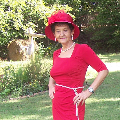 Lois English Photo 5