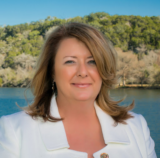 Julie Yarbrough Photo 5