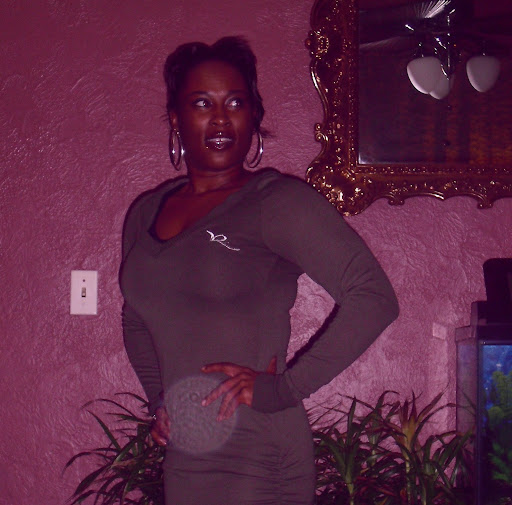 Angela Ward Photo 15