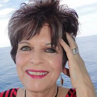 Linda Maxwell Photo 40