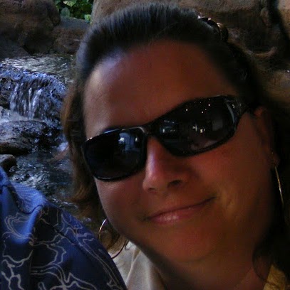 Lisa Schroeder Photo 13
