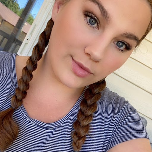 Chelsey Davis Photo 15