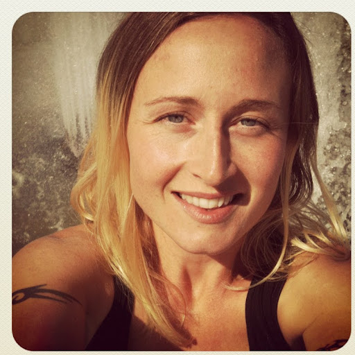 Victoria Mitchell Photo 37