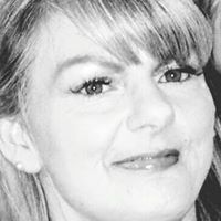 Michelle Lloyd Photo 45