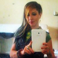 Michelle Davies Photo 38