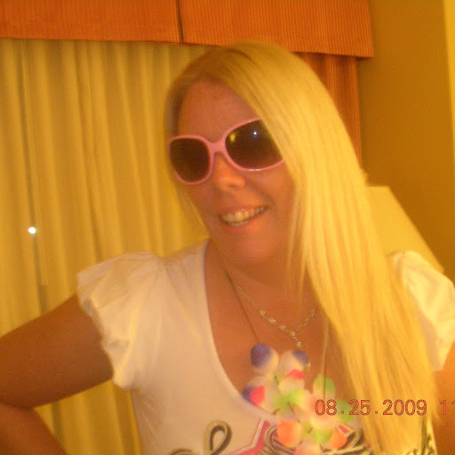 Jennifer Mullins Photo 17