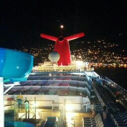 Jonathan Lowe Photo 50