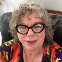 Angela Lynch Photo 25