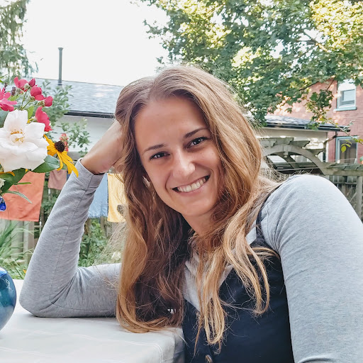 Sarah Steiner Photo 37