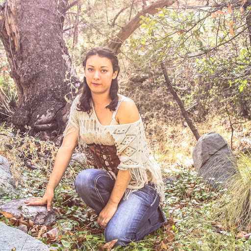 Laura Gilbert Photo 17