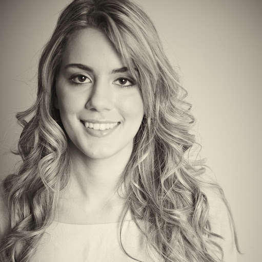 Stephanie Castro Photo 35