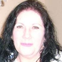Elizabeth Justice Photo 40