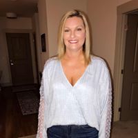 Julie Mcknight Photo 13