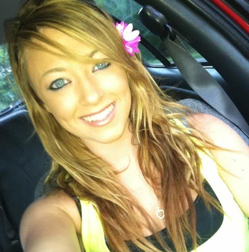 Hillary Smith Photo 19