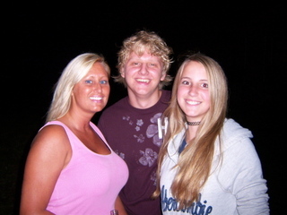 Michele Lewis Photo 24