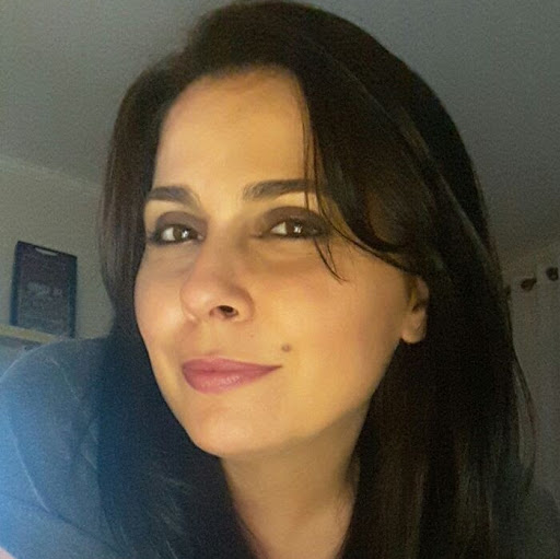 Karina Esteves Photo 2