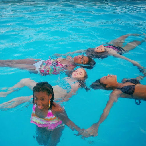 Geraldine Gibbs Photo 15