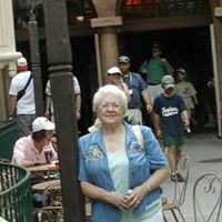 Phyllis Hicks Photo 15