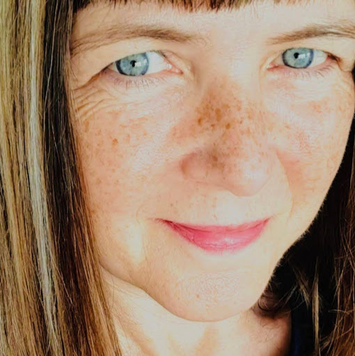 Julie Wills Photo 40