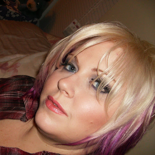 Amie Adams Photo 16