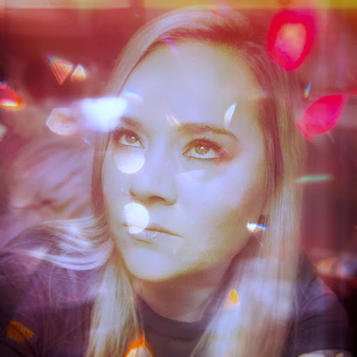 Lindsay Morrison Photo 18