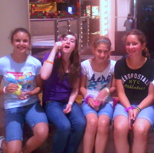 Clare Collins Photo 38