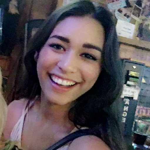 Elisa Hernandez Photo 16