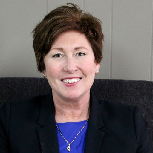 Kelly Hendrickson Photo 38