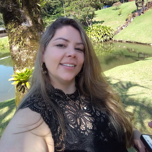 Elizabeth Souza Photo 42