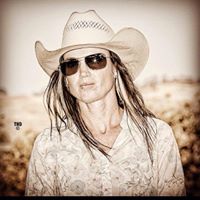 Julie Nichols Photo 44