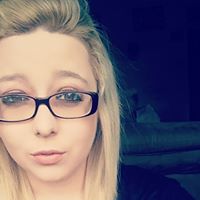 Victoria Snyder Photo 34