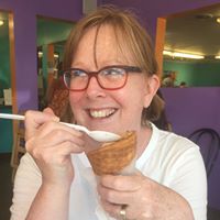 Katherine Hubbard Photo 21