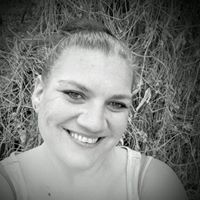 Angela Betts Photo 8