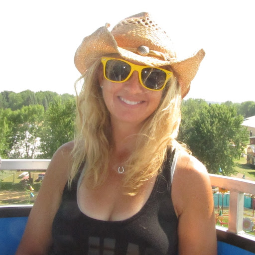 Christine Miller Photo 54