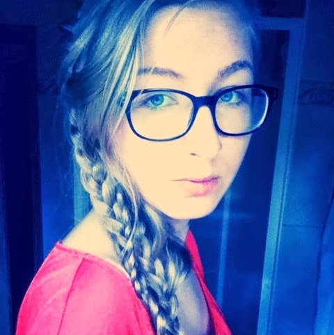 Laura Krause Photo 45