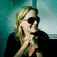 Michele Abbott Photo 23