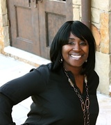 Danielle Smith Photo 21