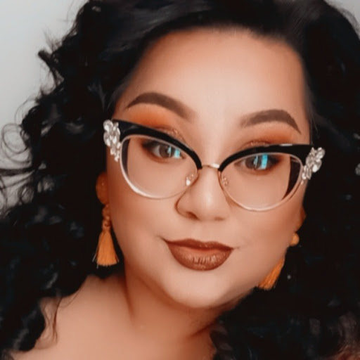 Julie Villanueva Photo 19