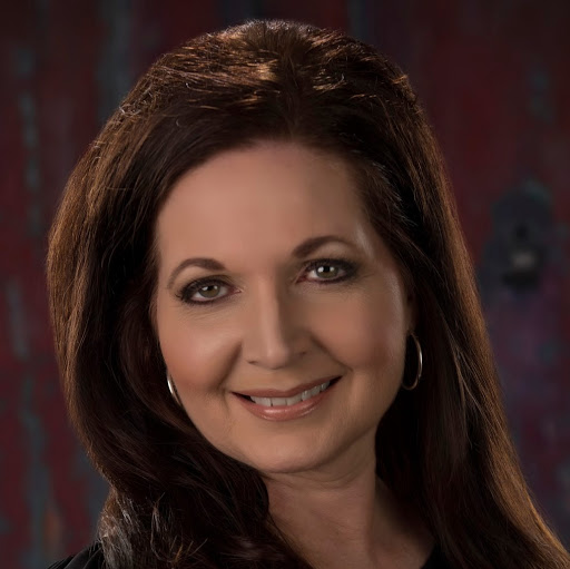 Lynne Davis Photo 7