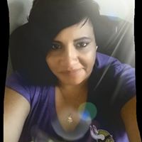 Stephanie Hernandez Photo 29