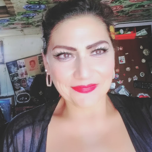 Renee Lopez Photo 20
