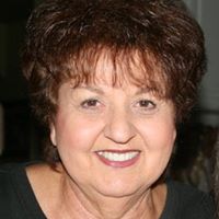 Janet Gomes Photo 30