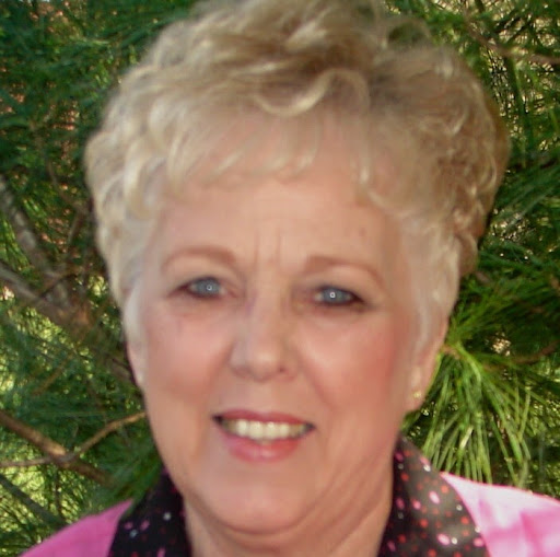 Julia Hopkins Photo 11