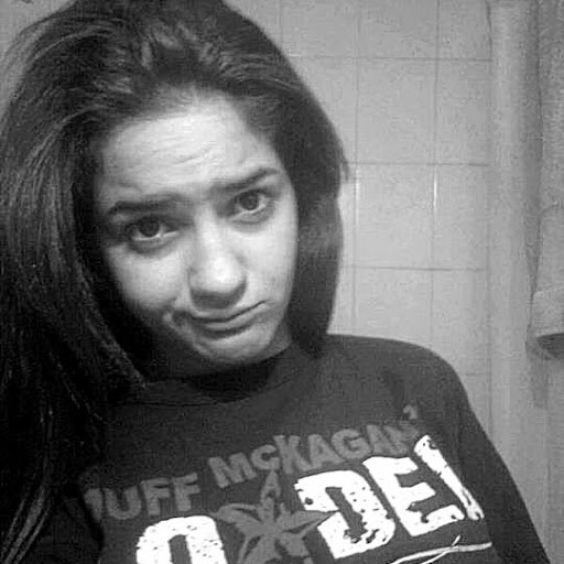 Paula Flores Photo 21