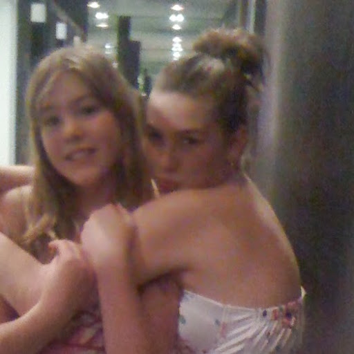 Tara Holland Photo 6