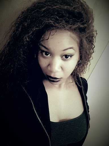 Danielle Barnett Photo 35