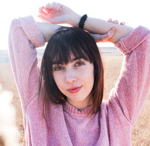 Hannah Hill Photo 11