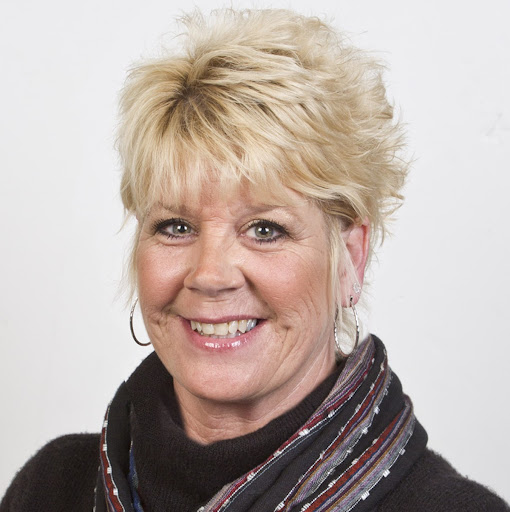 Betty Fields Photo 33