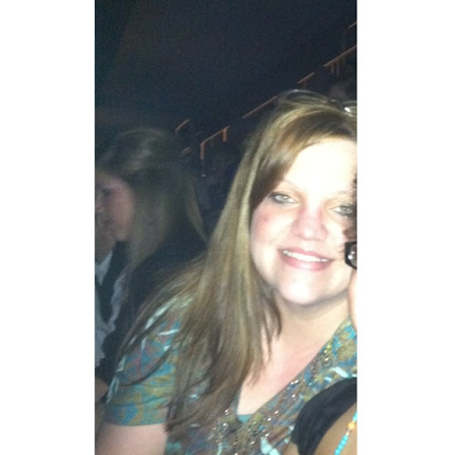 Suzanne Steele Photo 24