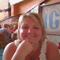 Michelle Presley Photo 17